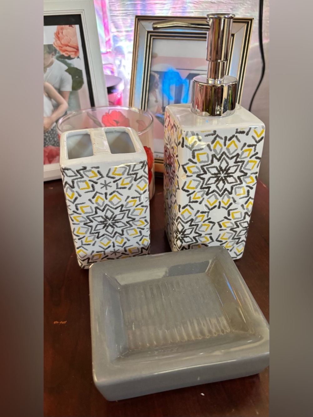 Ceramic Bathroom Set with Geometric Pattern - White, Gray & Yellow